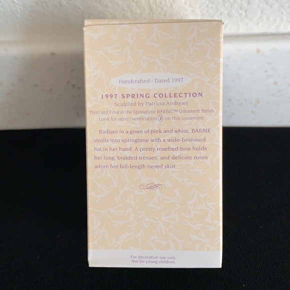 1997 Hallmark Springtime Barbie Ornament - Picture 9 of 15